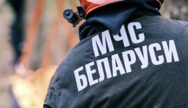 В Бресте нога мальчика провалилась в решетку подвального помещения — ему помогли спасатели 